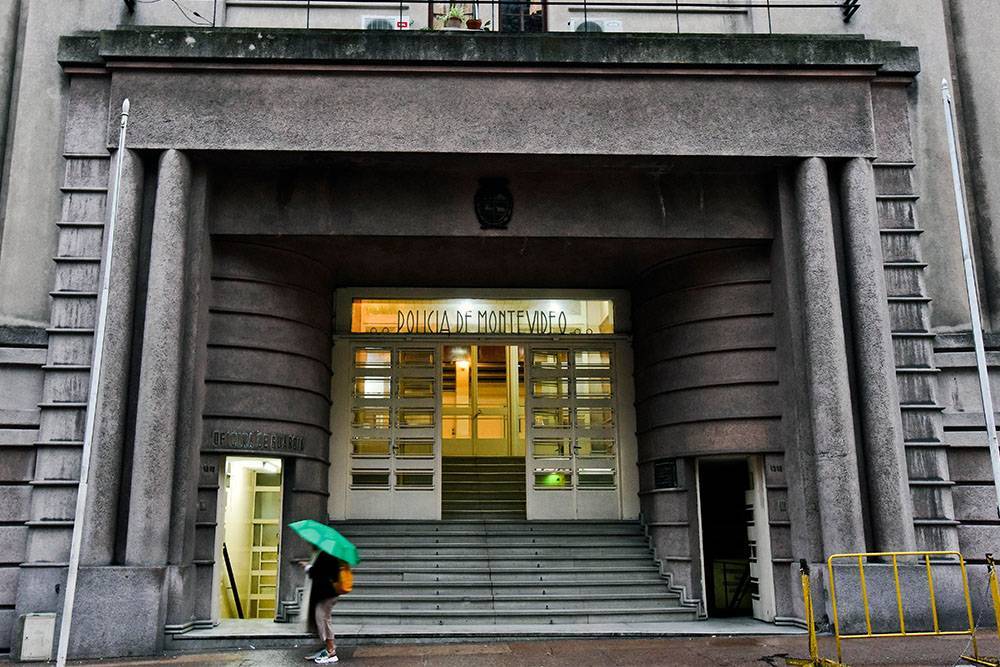 В Уругвае Интерпол задержал россиян, подозреваемых в помощи мафии - rtvi.com - Россия - Италия - Уругвай - Монтевидео