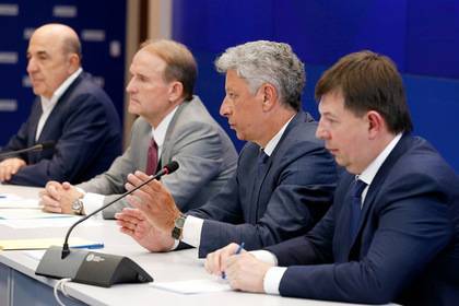 Дмитрий Медведев - Виктор Медведчук - Юрий Бойко - Назван лучший способ решения газового спора с Украиной - lenta.ru - Москва - Россия - Украина - Киев