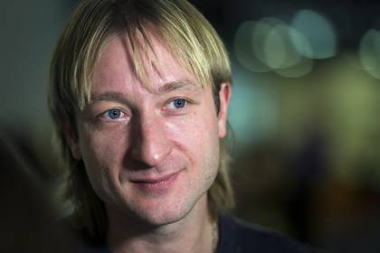 Евгений Плющенко - Плющенко ответил раскритиковавшим его за фото с двумя Porsсhe фанатам - newtvnews.ru - Россия