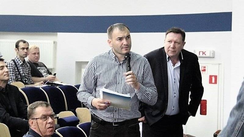 Владимир Зеленский - Оскорбленный Зеленским чиновник назвал его хамом и пригрозил судом - riafan.ru - Украина - Борисполь