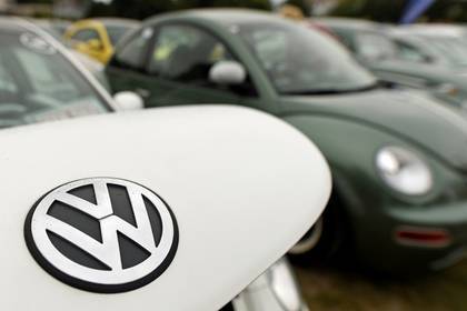 Адольф Гитлер - Volkswagen «Жук» перестали выпускать - lenta.ru - Мексика