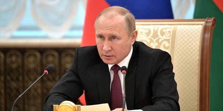 Дональд Трамп - Владимир Зеленский - Владимир Путин - Дмитрий Песков - Ангела Меркель - Тереза Мэй - Эммануэль Макрон - Александр Григорьевич Лукашенко - Путин оценил предложение Зеленского включить в переговоры США и Британию - ruposters.ru - Россия - США - Украина - Крым - Англия - Германия - Франция - Минск