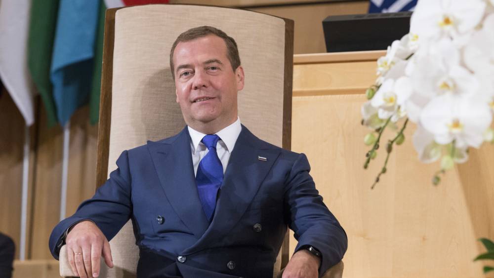 Дмитрий Медведев - Вячеслав Володин - Медведев пообещал вдвое снизить НДС, но только на ягоды и фрукты - tsargrad.tv - Россия - Ставрополь