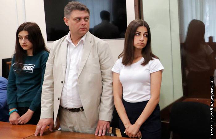 Михаил Хачатурян - Следствие усмотрело в действиях отца сестер Хачатурян истязания и сексуальное насилие - interfax.ru - Москва - Россия