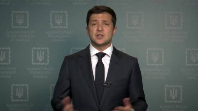 Владимир Зеленский - Петр Порошенко - Зеленский - Владимир Зеленский потребовал люстрировать все предыдущее руководство Украины во главе с Порошенко - piter.tv - Украина