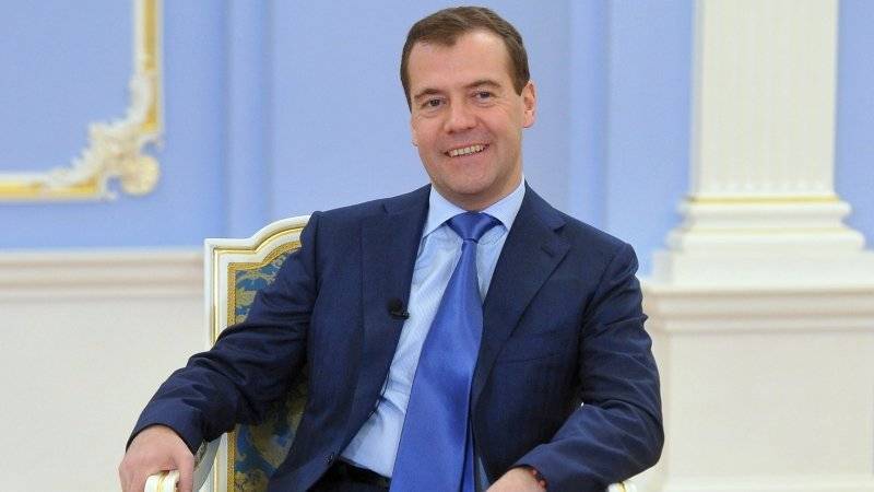 Медведев призвал сосредоточить финансы на медицине и безопасности - polit.info - Россия