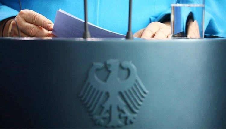 Владимир Зеленский - Ангела Меркель - Профессор назвала возможную причину приступов Меркель - newtvnews.ru - Украина - Германия - Берлин - Финляндия