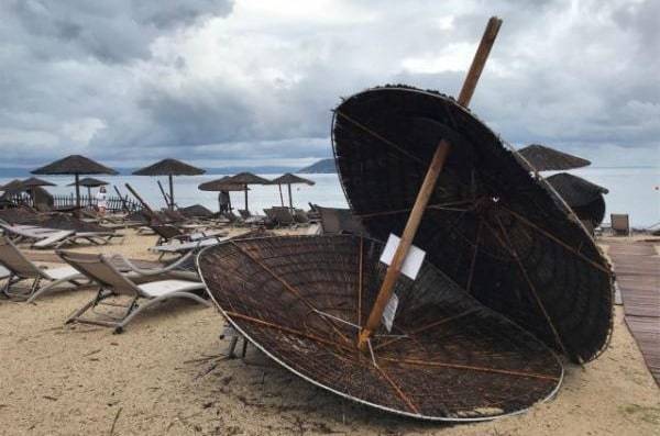 Ураган в Греции унес жизни шести туристов, в том числе россиянина с ребенком - nur.kz - Румыния - Чехия - Греция - Салоники