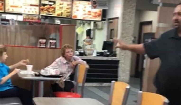 В вирусном видео две клиентки сказали менеджеру Burger King, который говорил по-испански, возвращаться в Мексику - usa.one - США - Техас - Мексика - шт.Флорида - Пуэрто-Рико - Ямайка - Кингстон