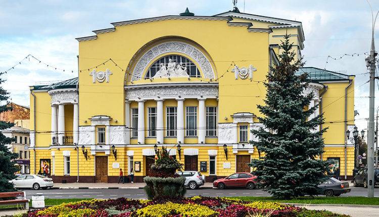Егор Дружинин - Владимир Мединский - Евгений Марчелли - Новый театральный скандал: в старейшем драмтеатре России после конфликта назначили «секретного» худрука - newtvnews.ru - Москва - Россия - Польша - Ярославль