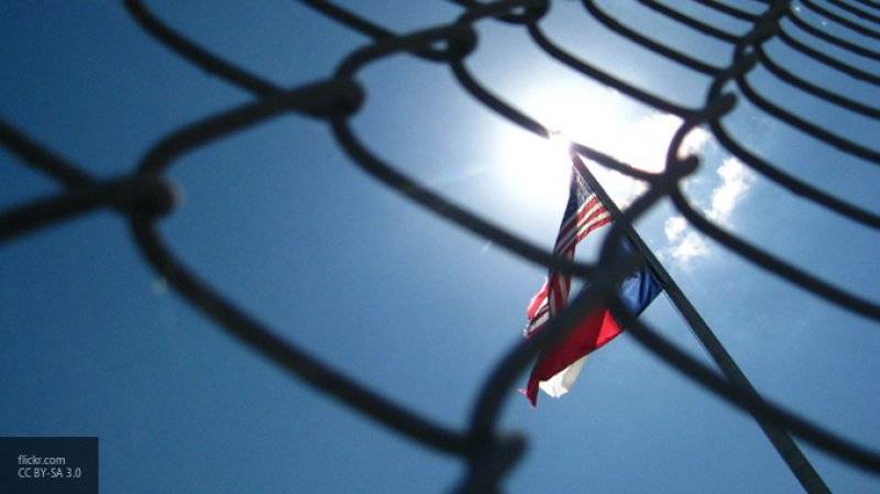 Мария Федорова - Два подростка в США вдохновились сериалом и попытались проникнуть на закрытый объект - nation-news.ru - США - Япония - шт. Калифорния