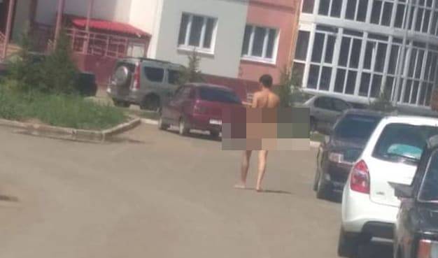 Голый мужчина разгуливал во дворе многоэтажки в Уральске - nur.kz - Уральск