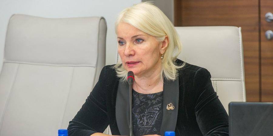 Сергей Попов - Депутаты отправили в отставку главу красноярской Счетной палаты, рассказавшую о "вопиющих фактах коррупции" - ruposters.ru - Красноярский край