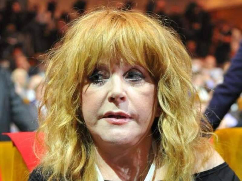 Алла Пугачева - Игорь Николаев - "Оскал какой-то": 70-летняя Пугачева с застывшим лицом перепугала Сеть - dayonline.ru - Москва - Люксембург