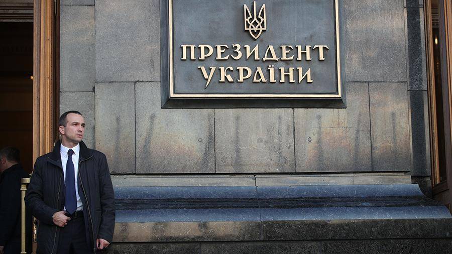 Петр Порошенко - В офисе президента Украины проходят следственные действия - iz.ru - Россия - Украина