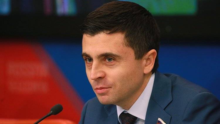 Владимир Зеленский - Руслан Бальбек - Никита Потураев - В Госдуме оценили идею советника Зеленского переименовать Россию в "Московию" - crimea.ria.ru - Россия - Украина - Крым - Симферополь