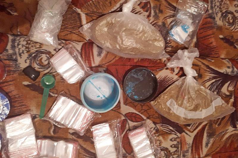 В Кургане молодые люди сбывали наркотики в крупном размере - kikonline.ru - Россия - Курганская обл. - Курган