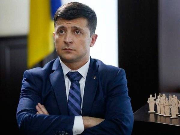 Владимир Зеленский - Петр Порошенко - Виктор Янукович - Зеленский предложил люстрировать администрацию Порошенко - polit.ru - Украина