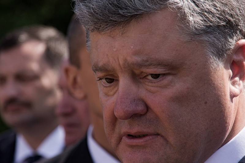«Всех обокрал!»: Порошенко еле спасли от разъяренных жителей Закарпатья - topcor.ru - Украина - Киев - Венгрия