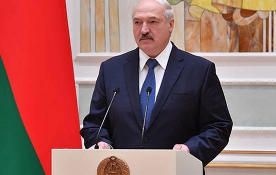 Владимир Путин - Дмитрий Медведев - Александр Лукашенко - Лукашенко снова начал шантажировать Путина - российские СМИ - udf.by - Россия - Санкт-Петербург - Белоруссия - Минск