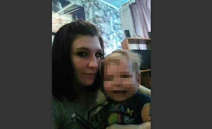 Ребенок, тело которого нашли в диване в гараже в Лепеле, задушен. В убийстве обвиняется мать - gomel.today - Лепель
