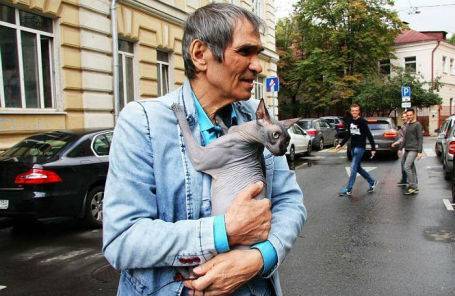 Вадим Горжанкин - Бари Алибасова - Владимир Политов - Фанатка вернет «поддельного» Чучу в обмен на фотосессию с группой «На-На» - bfm.ru - Москва