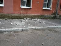 По факту обрушения карниза дома на ул. Советской в Твери следователи проводят проверку - ТИА - tvernews.ru - Россия - Тверь - Тверская обл.