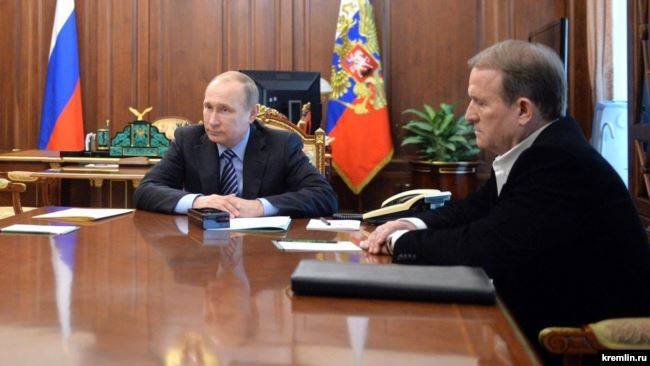 Владимир Путин - Виктор Янукович - Виктор Медведчук - Оливер Стоун - На украинском телеканале покажут фильм про «добрых освободителей-сепаратистов Украины» и их друга Медведчука - rusjev.net - Москва - Россия - США - Украина - Киев