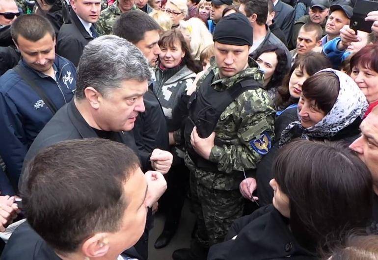 Петр Порошенко - Срочно: Порошенко хотели линчевать на Закарпатье. Видео - elise.com.ua - Ужгород