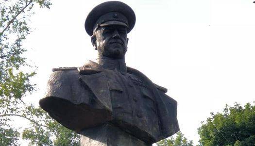Геннадий Кернес - Евгений Мураев - Георгий Жуков - В Харькове восстановлен памятник маршалу Жукову - newformat.info - Харьков