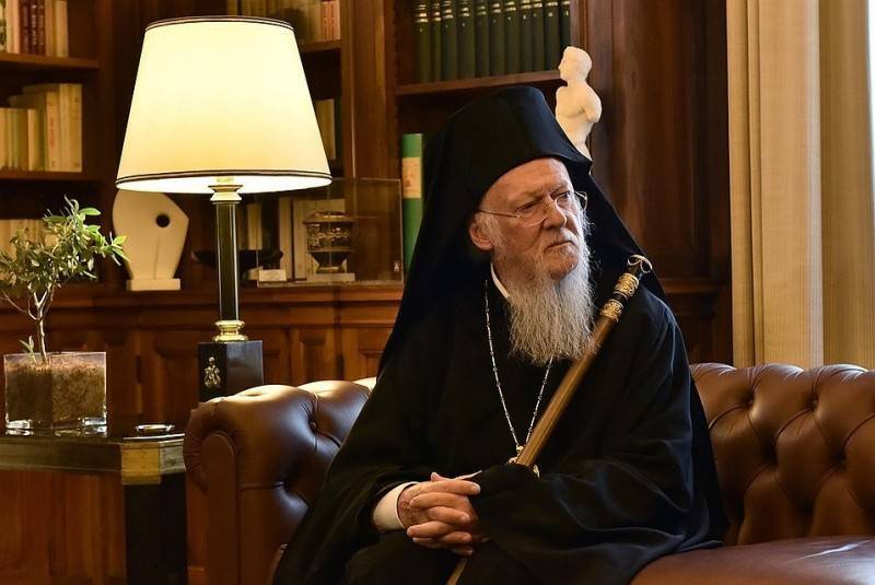 Владимир Зеленский - Петр Порошенко - патриарх Варфоломей - Андрей Ткачев - Татаро-монголы меньше брали: Константинополь выложил расценки дани для украинских раскольников - pravdoryb.info - Украина
