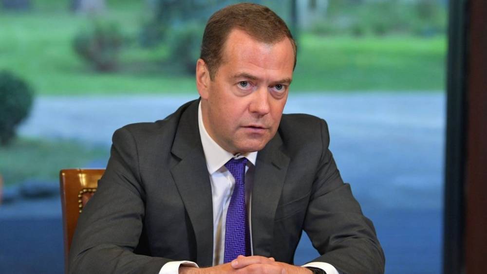 Владимир Путин - Дмитрий Медведев - А "Лада Калина", "Лада Гранта"? Медведев не рискнул копировать Путина и сел за руль "Гелендваген" - tsargrad.tv - Россия - Хабаровск - Чита