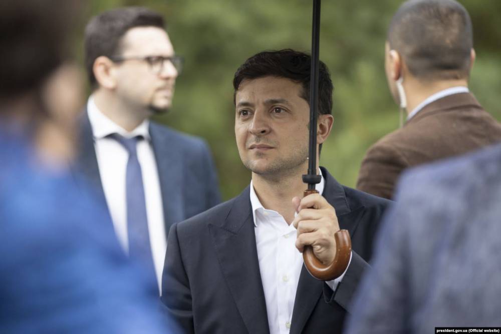 Владимир Зеленский - Петр Порошенко - Виктор Янукович - Андрей Богдан - Послы G7 в Киеве выступили против люстрации Рады и Порошенко - svoboda.org - Украина - Киев
