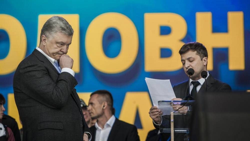 Владимир Зеленский - Петр Порошенко - Александр Турчинов - Андрей Парубий - Зеленский внес законопроект о люстрации Порошенко в Верховную раду - riafan.ru - Украина - Киев