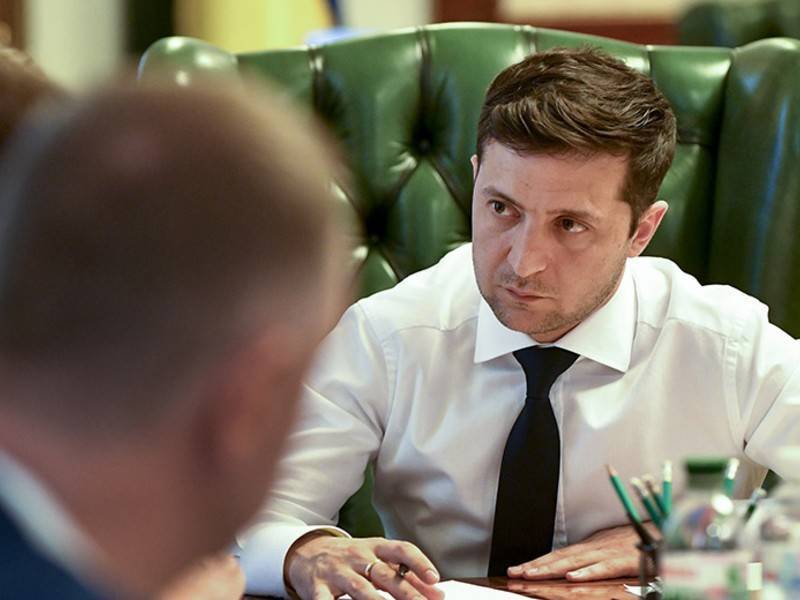 Владимир Зеленский - Петр Порошенко - Зеленский - Андрей Парубий - Законопроект Зеленского о люстрации зарегистрировали в Раде - news.ru - Украина