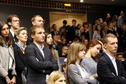 Стив Джобс - Названы вузы с самыми богатыми выпускниками - lenta.ru - Россия