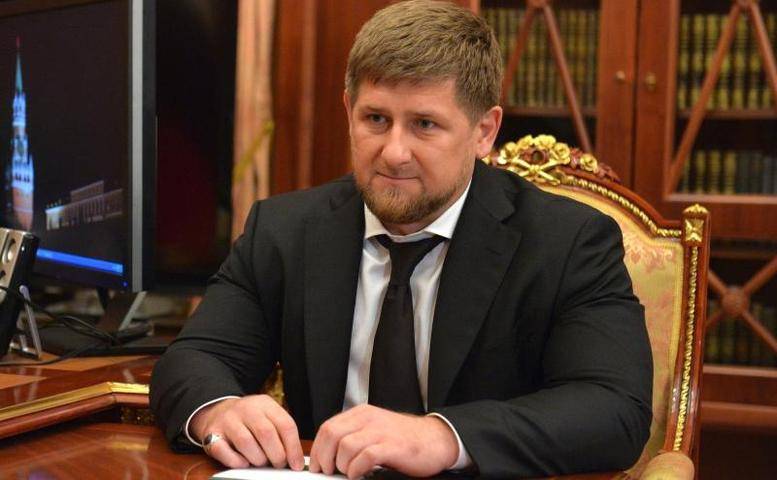 Владимир Путин - Рамзан Кадыров - Магомед Даудов - Ахмат Кадыров - Рамзан Кадыров получил в подарок «белый термос Путина» - vm.ru - Россия - Китай - респ. Чечня - Чечня