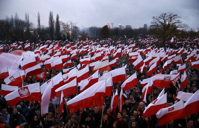 В Польше марш националистов ко Дню памяти жертв Волынской трагедии остановили из-за антиукраинских лозунгов - news-front.info - Украина - Польша - Вроцлав