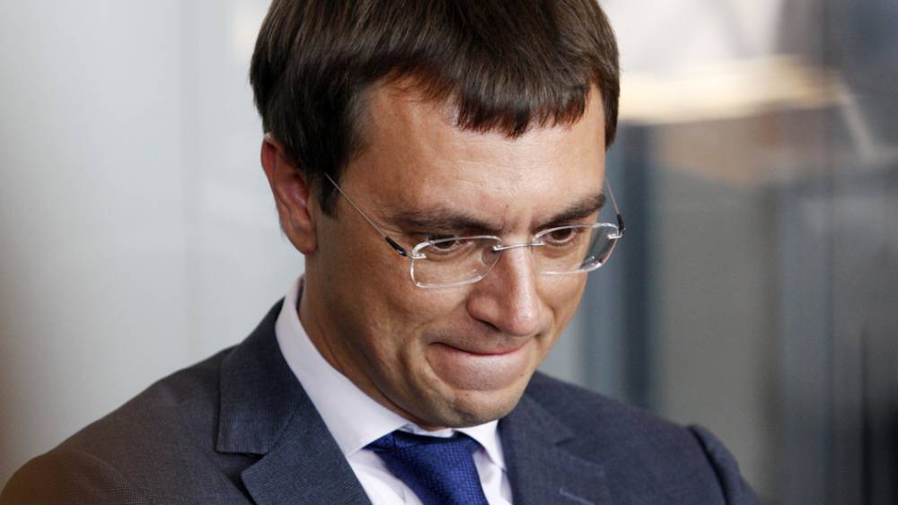 Владимир Зеленский - Петр Порошенко - Владимир Омелян - Зеленского "послал" его собственный министр: "Поедете вы в Ростов, вести "Смехопанораму" - tsargrad.tv - Украина