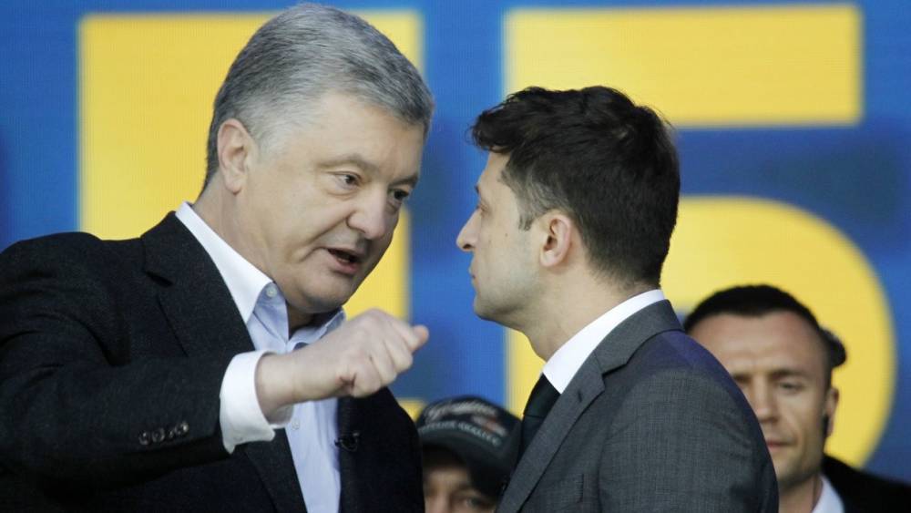 Владимир Зеленский - Петр Порошенко - Александр Турчинов - Андрей Парубий - Порошенко отреагировал на законопроект Зеленского о люстрации - riafan.ru - Украина - Киев