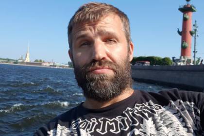 Александр Овечкин - Дмитрий Дюжев - В Краснодаре сыгравшего хоккеиста Овечкина актера задержали в аэропорту - lenta.ru - Москва - Россия - Краснодар - Барнаул