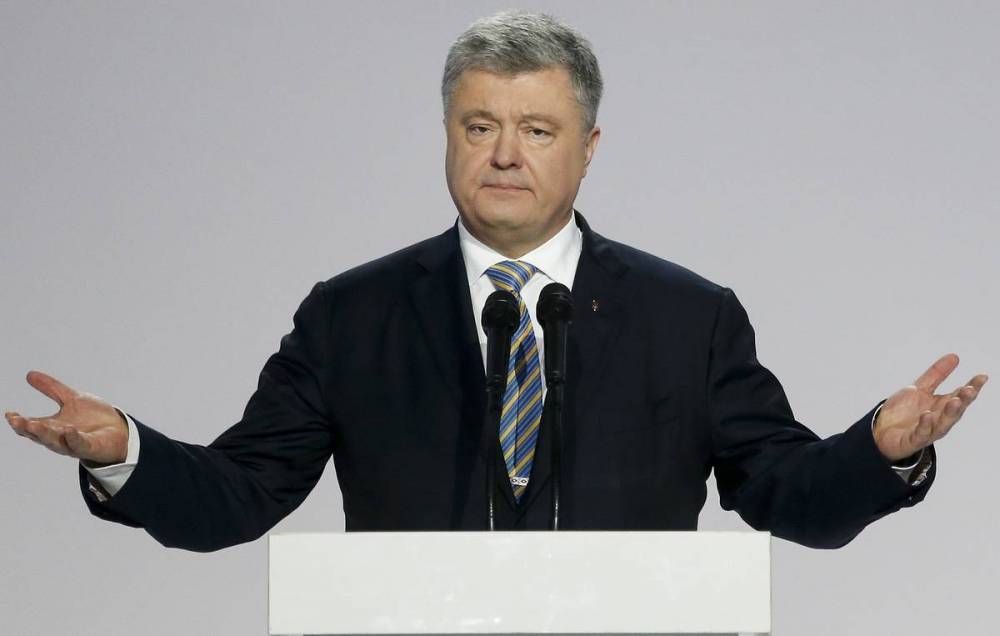 Петр Порошенко - СМИ: в Закарпатье жители прогнали Порошенко с предвыборного митинга - tass.ru - Украина - Киев - Закарпатская обл.
