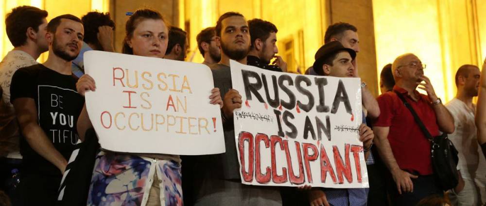 Владимир Путин - Андрей Суздальцев - Геворг Мирзаян - На российском ТВ спорят, заслуживает ли Грузия новые санкции - politnavigator.net - Россия - Грузия - Тбилиси