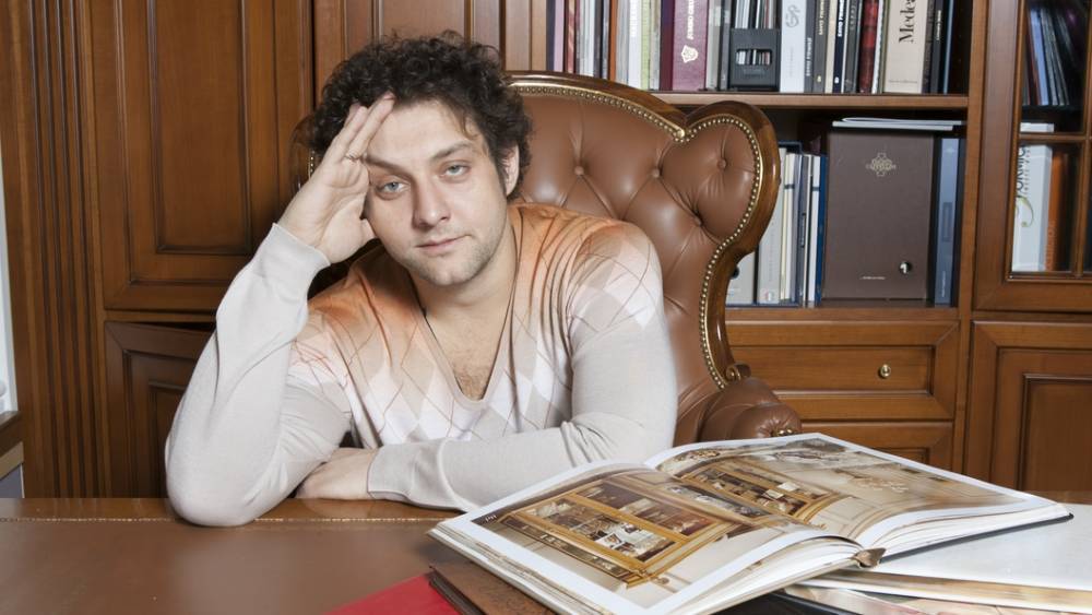 Александр Серов - "Давайте вы придете и скажете, что у вас три ноги": Актер Полицеймако раскритиковал Первый канал за "тупое стадо" зрителей - tsargrad.tv - Москва - Сирия - Украина