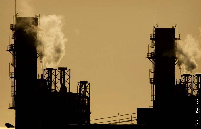 Добыча нефти в Иране опустилась до минимума за последние 30 лет - interfax.ru - Москва - Россия - Китай - США - Сирия - Турция - Ирак - Иран - Индия - Саудовская Аравия - Эмираты - Тегеран