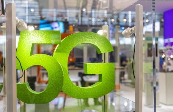 Tele2 - Tele2 развернет 5G около Кремля, «Билайн» в Лужниках, «Мегафон» в МГУ - cnews.ru - Москва - Санкт-Петербург - Екатеринбург - респ. Татарстан - Сколково