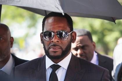 Рэпера R. Kelly арестовали за детскую порнографию - newtvnews.ru - New York - Нью-Йорк - шт. Иллинойс