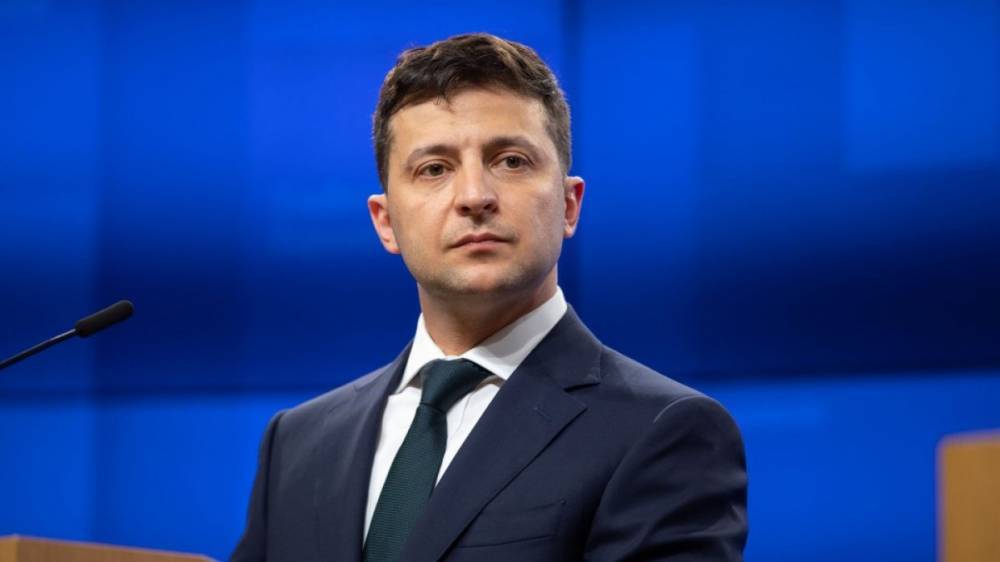Владимир Зеленский - Владимир Путин - Зеленский ответил на петицию о сокращении числа депутатов Верховной рады - riafan.ru - Россия - Украина - Киев - Крым - обл. Донецкая