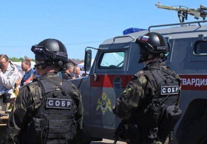 В Воронеже офицеры СОБРа спасли мужчину, которому стало плохо на улице
- Новости Воронежа - moe-online.ru - Воронеж