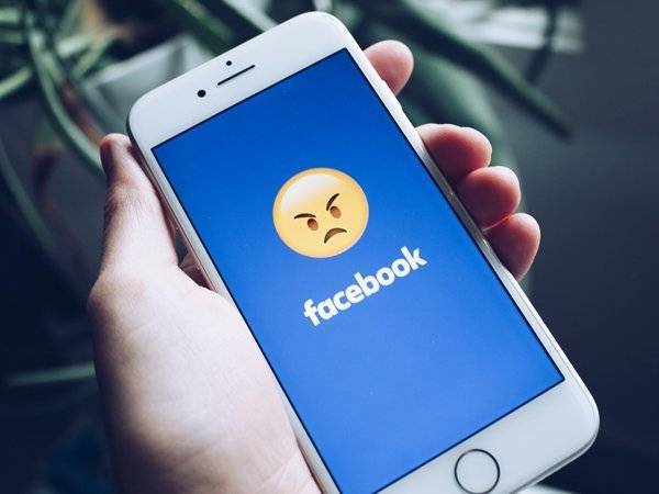 Торговая комиссия США потребовала с Facebook штраф в 5 млрд долларов - polit.ru - США